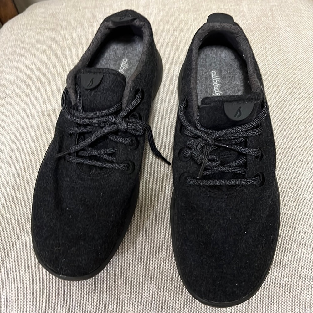 Allbird’s mens sneaker/comfort shoe